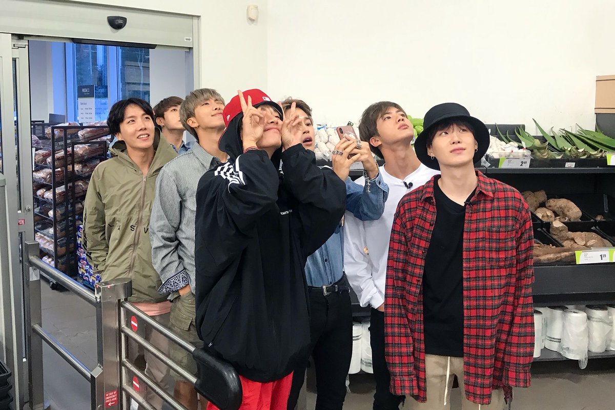 surprise_jimin's tweet photo. 나 얘네 너무 보고싶어😭 https://t.co/GEFitYw0Fp