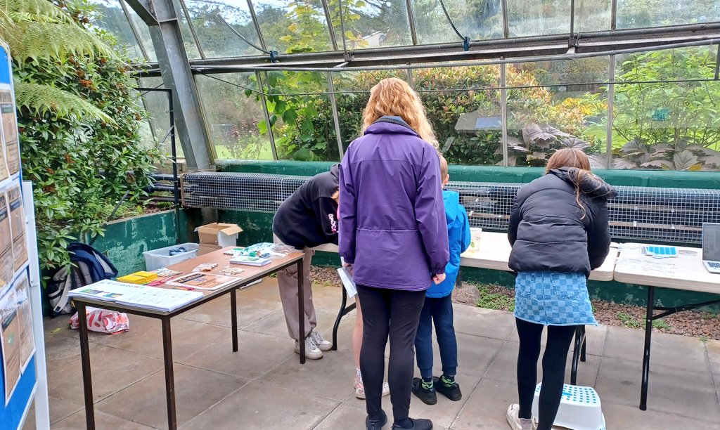 NamamiGaur's tweet photo. The curious young minds are always a treat to talk to. Had a great day at Plant Power 2023 @DundeeBotanics #PlantPathology #SciComm @UoDLifeSciences @JamesHuttonInst @BS_PP https://t.co/Svx2oPZwhE