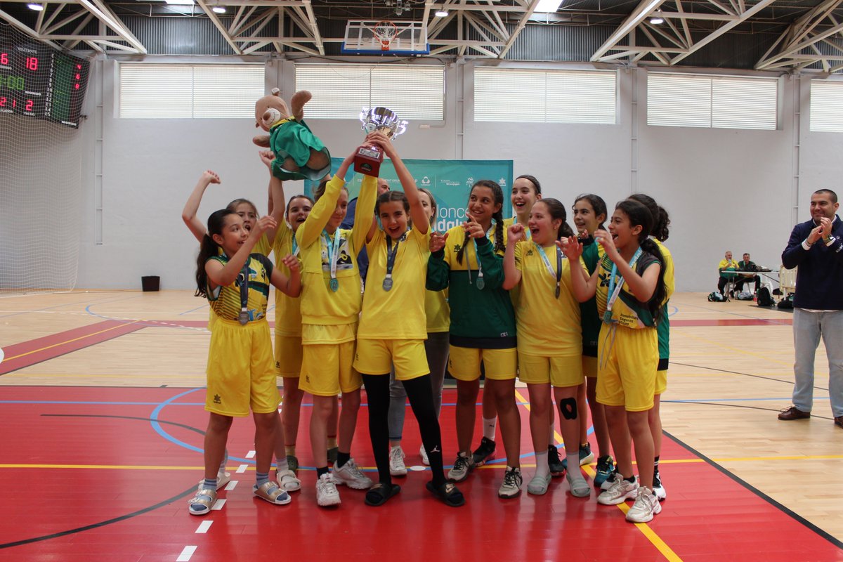 FABJaen's tweet photo. 🥈CB Linares @CABLinares se proclama Subcampeón de la 🏆 #FaseFinalMFJaén2023

Enhorabuena a todas sus integrantes por esta gran Fase Final y su clasificación para el #CADEBAMF2023 👏👏👏

#BaloncestoAndalucía 
#SomosElSur https://t.co/WCDeC8Tq1U