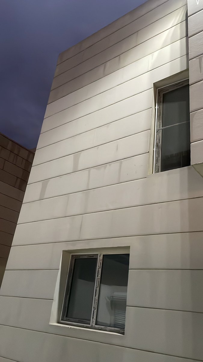 MAljadel's tweet photo. #وطن_بلا_فساد #هيئة_الرقابة_ومكافحة_الفساد 
#سكني #نزاهة 
@artarcompany @nazaha_gov_sa @SaudiHousingCC @wafi__sa 
سؤال من المسؤول عن هذي المشاكل الي مالها حل غير فك الفوم وتلييس وعازل وشغل من اول وحديد والصيانه تسكت المستفيد بتقفيل الفتحات مؤقت مشروع واحة الخميس المطور الراشد https://t.co/ijthJlSM5F