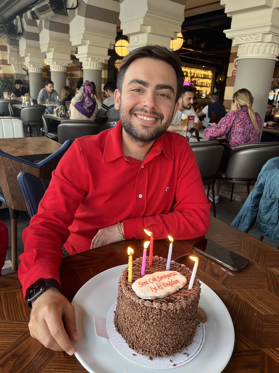 kuntergulec's tweet photo. 32. Yaş 🎂
Sevdiklerimle birlikte nice sağlıklı, mutlu, başarılı ve bol anılarla dolu bir hayat geçirmek dileğiyle 🙏
Arayan soran mesaj atan herkese teşekkür ederim🥰 İyi ki varsınız 😊
Her türlü hediye kabul edilir.🎉🎁
#32yaş #yaş32 #age32 #doğumgünü #mybirthday #birthday https://t.co/9XxQ01hmOR