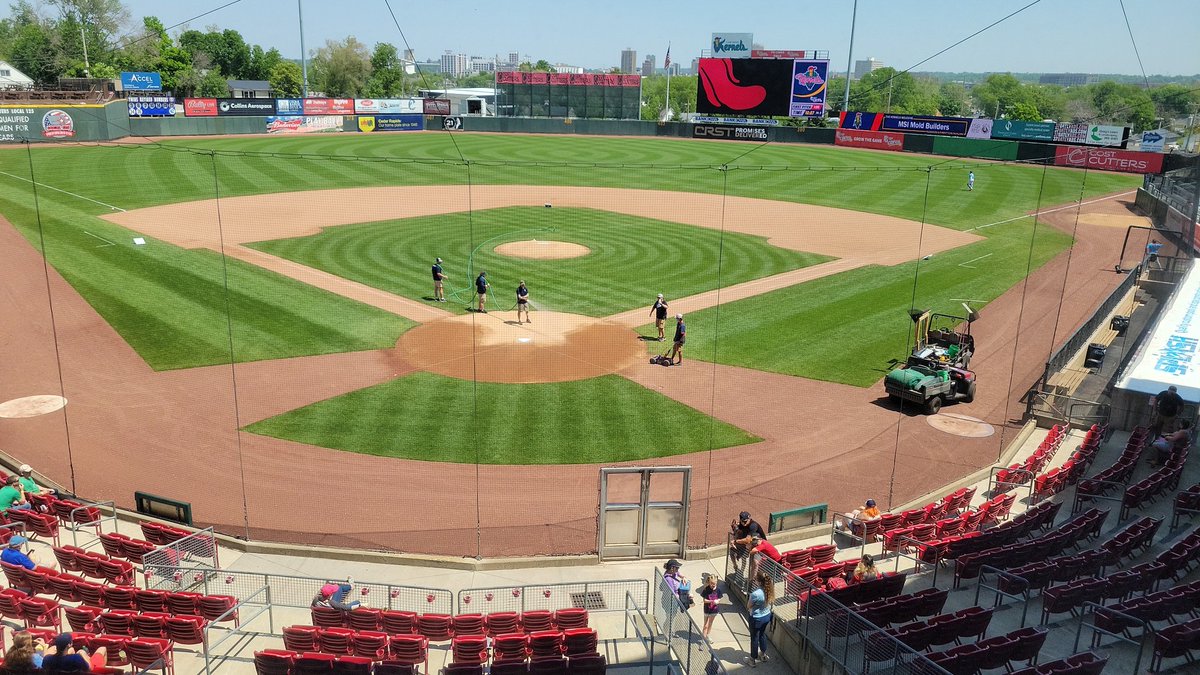 Absolutely beautiful Sunday for baseball! Come out and cheer on the Kernels as they wrap up the series with the Peoria Chiefs. First pitch at 1:05. Catch and autographs in the outfield after the game. LET'S GO KERNELS!!
#PAGameDay