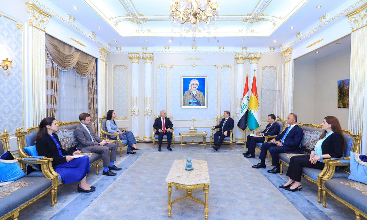 ئه‌مڕۆ یه‌كشه‌ممه‌ ٢٠٢٣/٥/٢١، د. <a href="/heminhawrami/">Dr. Hemn Hawrami</a> جێگرى سه‌رۆكی په‌رله‌مانی كوردستان، پێشوازیی له‌ ڕیكاردۆ ڕۆدریگێز، به‌رپرسی نووسینگه‌ی یۆنامی له‌ هه‌رێمی كوردستان و سیلڤی بلانشیه‌، به‌رپرسی هه‌ڵبژاردن له‌ نووسینگه‌ی یۆنامى له‌ به‌غدا ، به‌رپرسی به‌شی سیاسی له‌ نووسینگه‌ی یۆنامی له