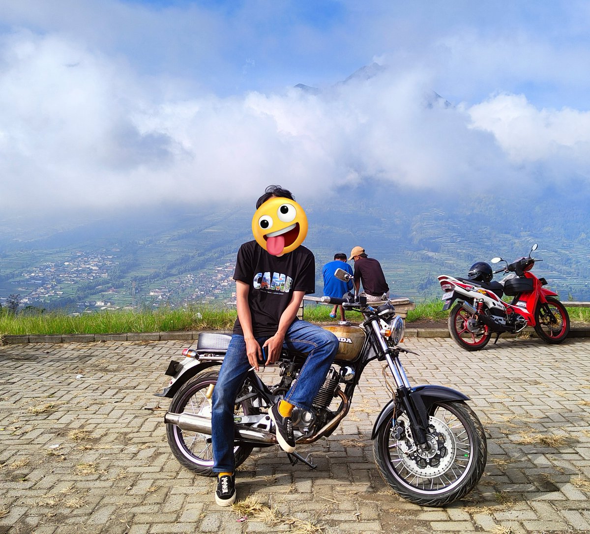 thon (@tumbuhdisini) on Twitter photo 