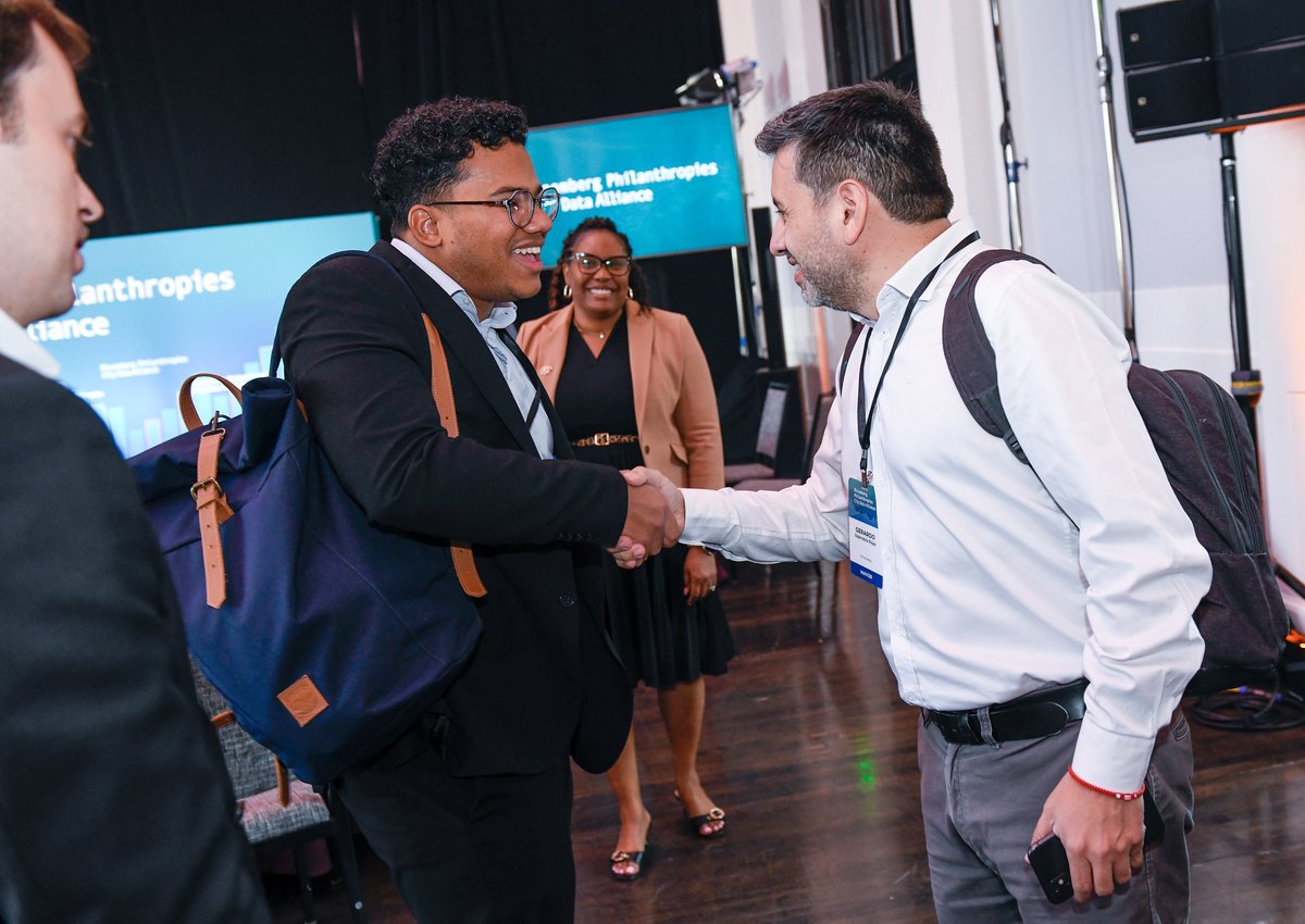 Gerardo_Arica's tweet photo. Fue notable el trabajo en @JohnsHopkins, con líderes globales de datos y otros 19 alcaldes que se unen a
@BloombergDotOrg #CityDataAlliance. Arica hace un compromiso compartido de usar datos para comprender mejor y entregar de manera más efectiva las necesidades de la comunidad. https://t.co/KmGBHKcg5B