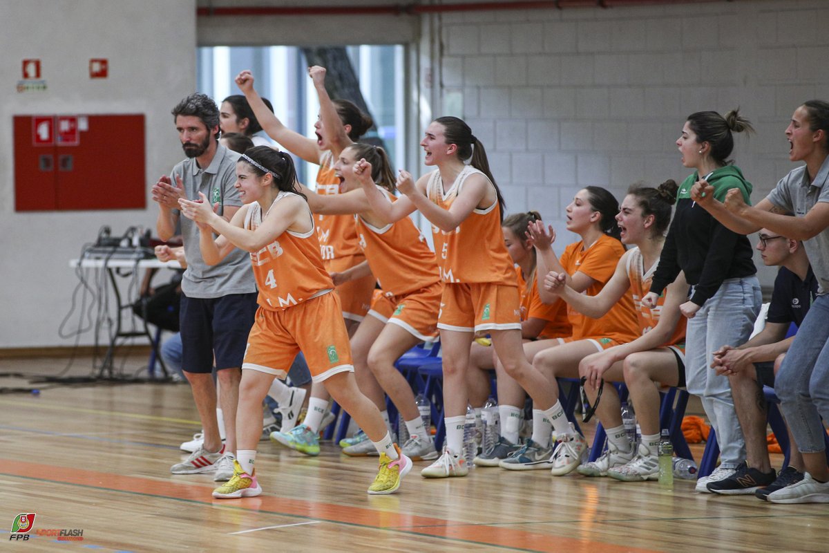👏🏆 Num jogo emocionante, o Basquete de Barcelos venceu a <a href="/ADSanjoanense/">A D Sanjoanense</a> por 106-96, após prolongamento, e conquistou o título nacional da 1.ª Divisão Feminina, O emblema minhoto garantiu também a subida à Liga Betclic!

#SomosBasquetebol
