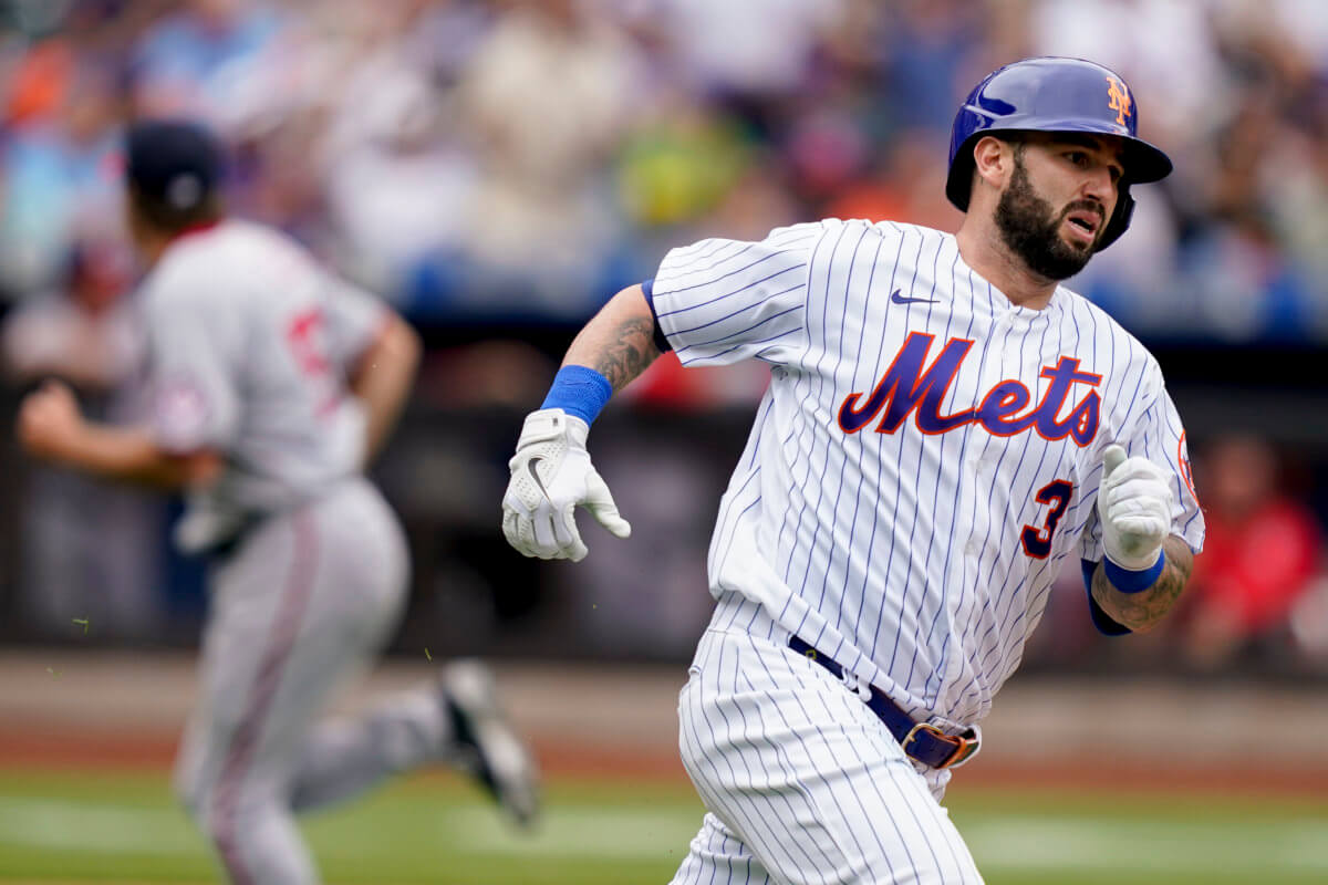 Mets notebook: Tomas Nido, Omar Narvaez inching toward return, looming catcher's log jam: The Mets' catching situation is continuing to inch toward its inevitable log jam that will force the organization to make some burdensome decisions. Tomas Nido, who… dlvr.it/SpNm7P