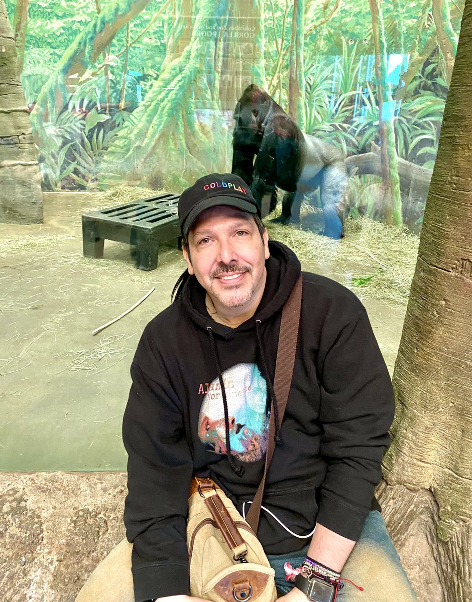 Welcome to My Animal Keeper Life !! Check out my YouTube Channel for more videos of the animals!
“Link in Bio”
.
#zooanimals #wildlife #zoophotography #safari #animalsofinstagram #zoolife #animallovers #zookeepers  @rubenzookeeper #gorillas