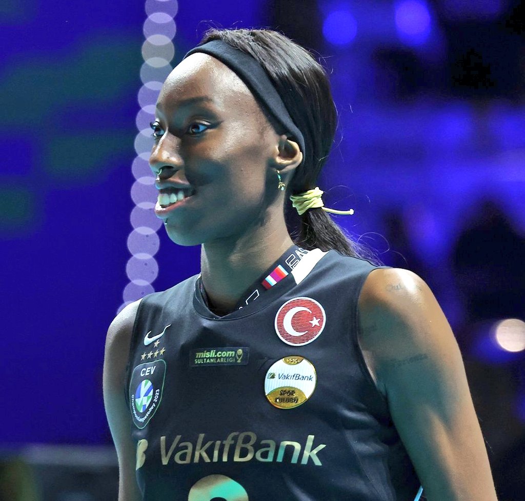 Paola Egonu ⚔️ Vakıfbank 2022/23

8️⃣3️⃣4️⃣Sayı
7️⃣4️⃣0️⃣Hücum/1478(174hata 43bloklanma)
5️⃣6️⃣Blok(0.42set başına ortalama)
3️⃣8️⃣Ace(87 servis hatası
%50.1hücum yüzdesi %35.4 verim