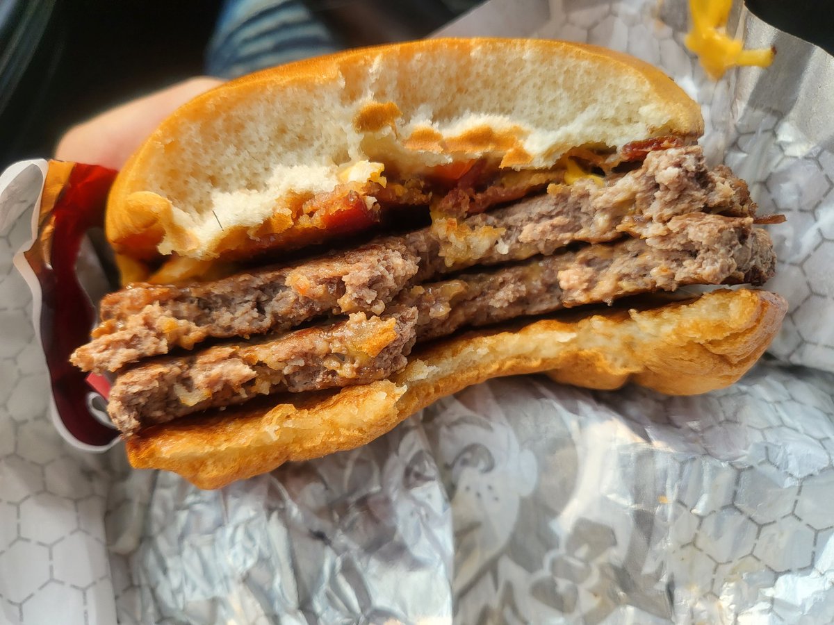 SkratchedWulf's tweet photo. .@WendysCanada just because a coupon is used does that mean half the bacon gets taken away? I get that the economy is tough but don't take it out on the little guys #baconator #fastfoodfails https://t.co/iLOhniqWj3
