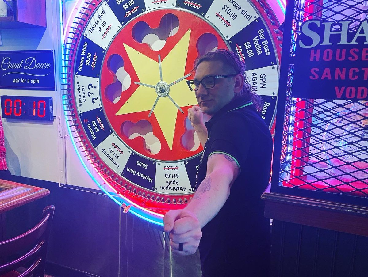 nextfloorentmt's tweet image. Happy to be back at the home of horror! Second screening for FROM THE DEPTHS played at @crypticon! Thanks for having us! #crypt23 #horror #fromthedepthsfilm #crypticon