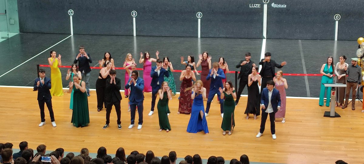 Gaur 2. Batxilergoko ikasleen graduazioa izan da!!...oso polita eta hunkigarria!!!...Zuek edukitzea plazer bat izan da!!! ZORTE ON HURRENGO FASEETAN ETA BIZITZA OSOAN!!!...Laster arte!!🫂
#botikazar