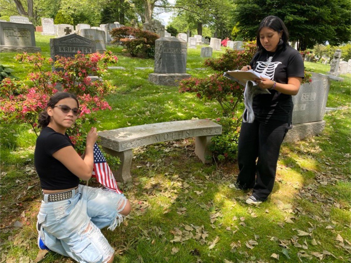 Freshmen Jaylene &amp; Ximena gave back by flagging our cherished #Veterans' graves at today's #MemorialDay Flagging.

Let us remember that each flag represents a person who answered the call to served their country honorably.

📸: <a href="/WoodlawnCemNY/">The Woodlawn Cemetery & Conservancy</a>