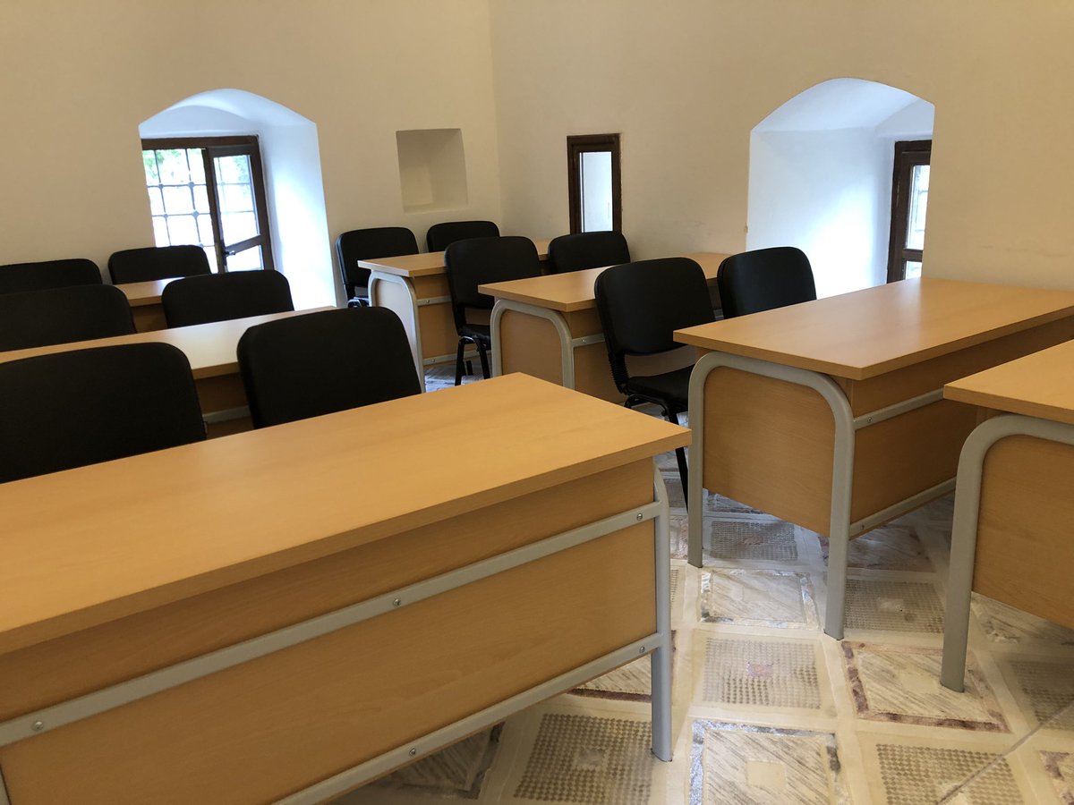 LokmanSan's tweet photo. Dicle Üniversitesi Kuran-ı Kerim okuma ve Kıraat Uygulama ve Araştırma Merkezi bünyesinde merkezimize tahsis edilen Hüsrev Paşa Camii müştemilatı. Hazırlıkların çoğu tamamlanmış olup Kıraat merkezi bünyesinde yapılan bazı çalışmalarımızı kısa zamanda orada yapmayı planlamaktayız. https://t.co/Vu2sqUZPyy