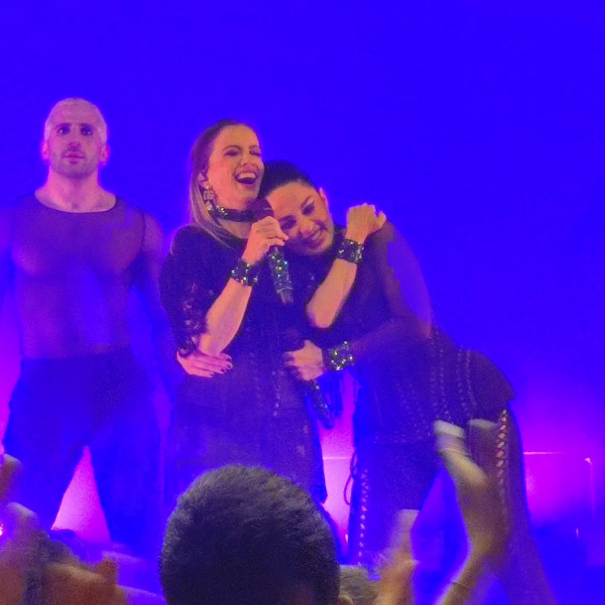 soranomarco_'s tweet photo. Grazie ♾️🪩💜💚
#PaolaeChiara #PerSempre #PERSEMPREtour https://t.co/TKrgElcAO7