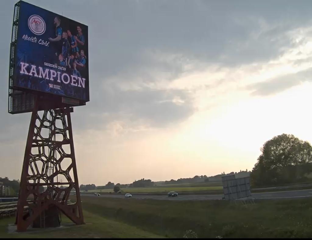 acvassen's tweet image. Bedankt @Greenledwalls voor dit prachtige beeld langs de A28!

#mooisteclub