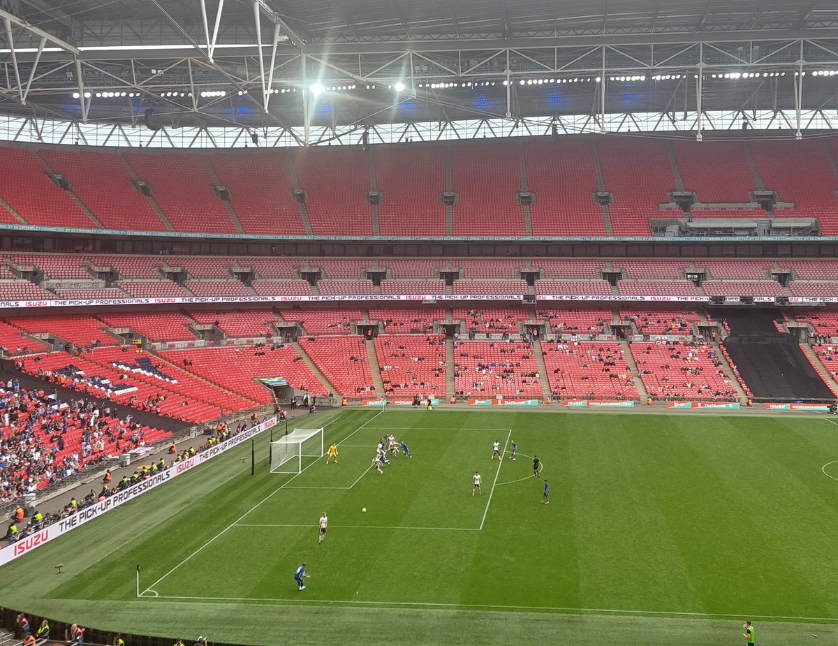 Match 114 of 2022/23:
🔵🔵 @FCHTOnline 1️⃣ Cooke (44)
⚪️⚫️ @GatesheadFC 0️⃣
🏆 @IsuzuFATrophy Final
🏟 Wembley Stadium
🎟 £25 | £10
📖 £5
👥️️ 27,374