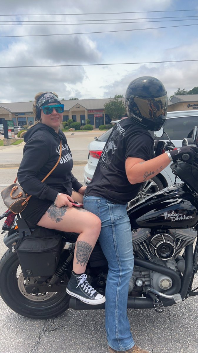 Lilbit_kaitlyn's tweet photo. Saturday shenanigans 🖤 https://t.co/JHbfp2blzN