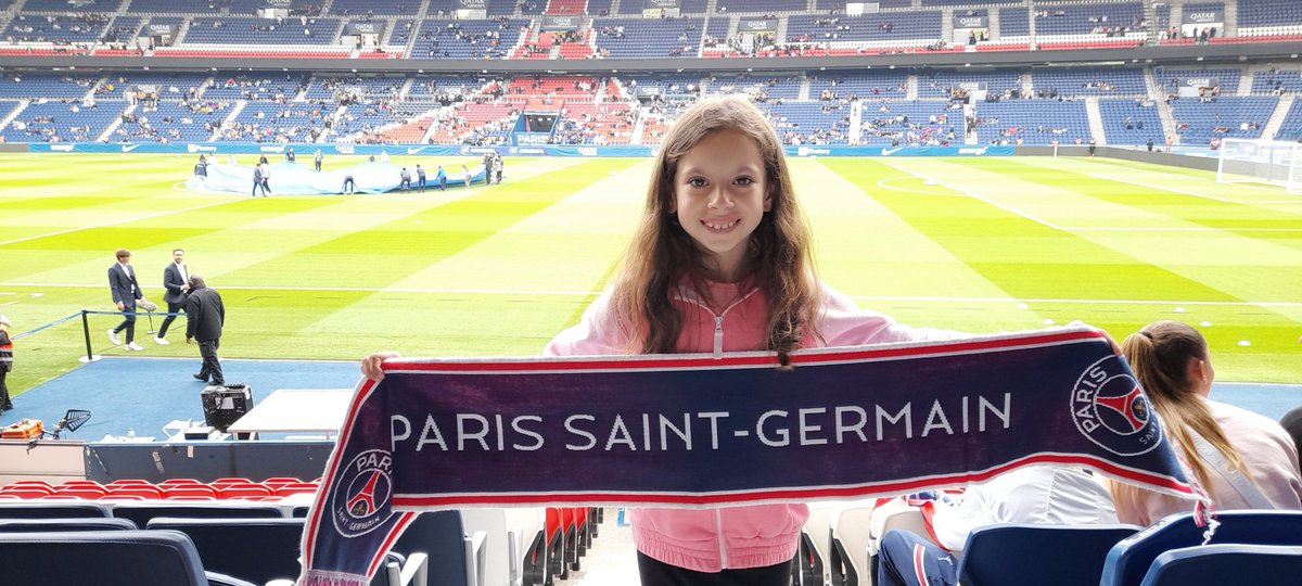 Camille est en place ❤️💙

Allez @PSG_Feminines !! 👏🏻🎶

#TeamPSG #TeamSourire