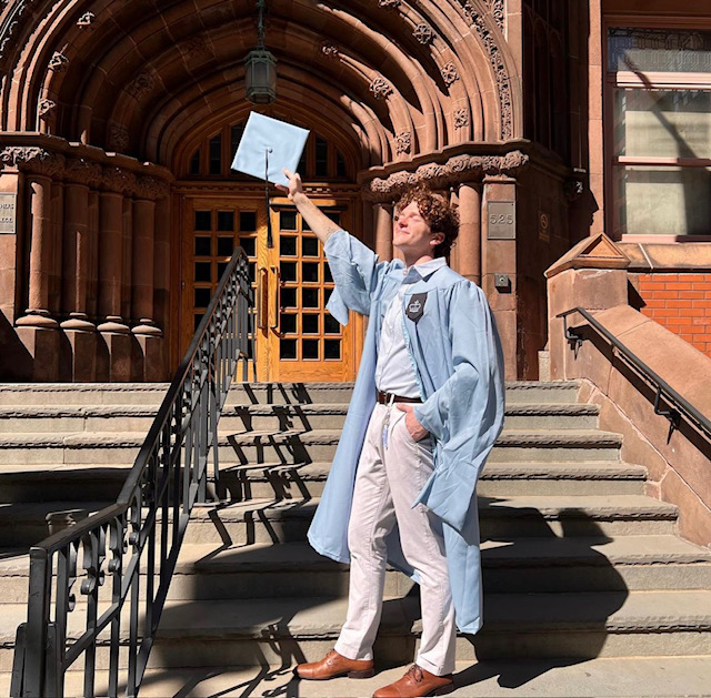 TeachersCollege's tweet photo. Smiles from ear to ear this weekend because we're extra #TCHappy 🎓💙😁 https://t.co/IEsO1vNANO