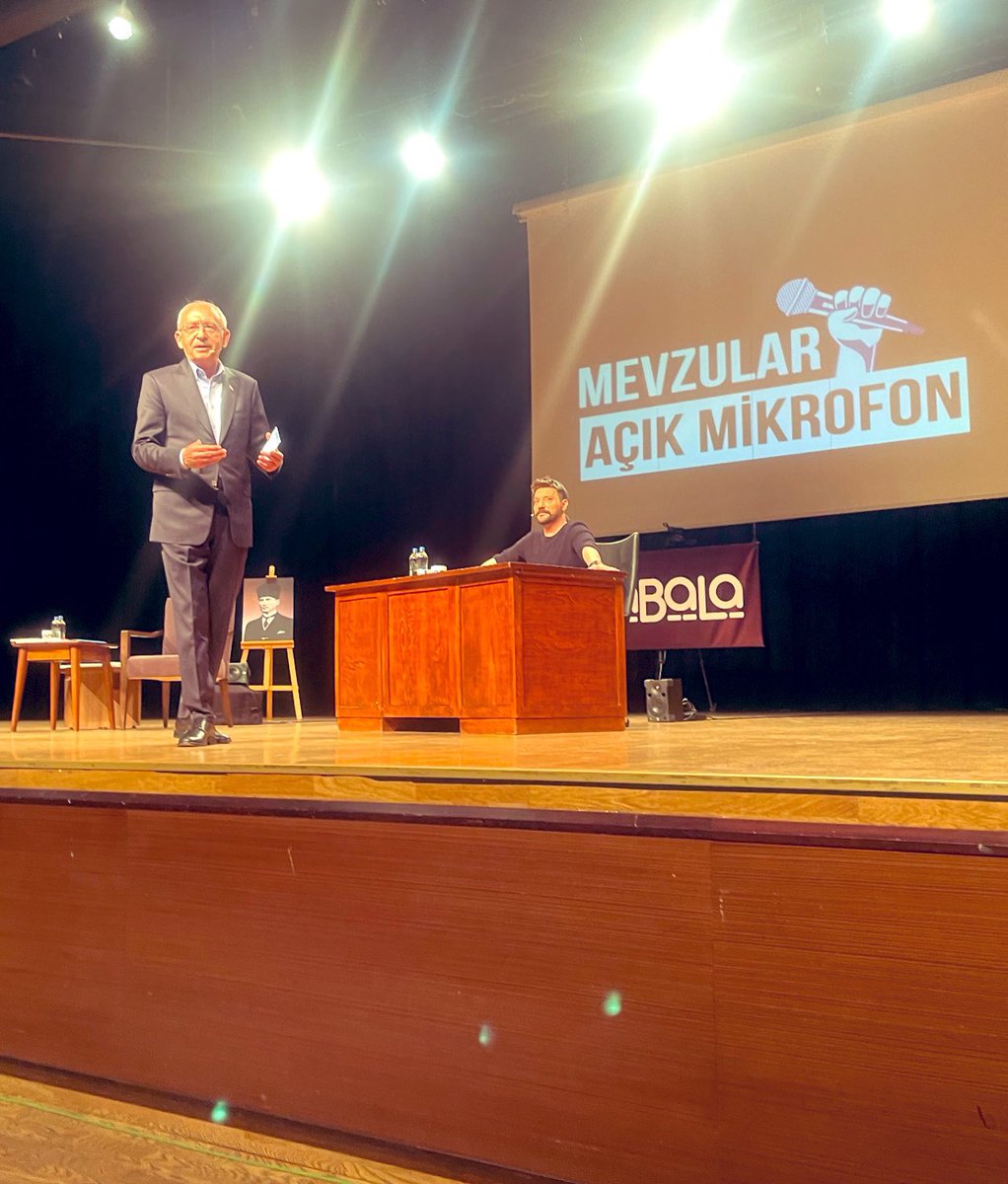 Şu sıralarda Kılıçdaroğlu, Mevzular Açık Mikrofon programında sorulara yanıt veriyor.

📸: Bahar Feyzan