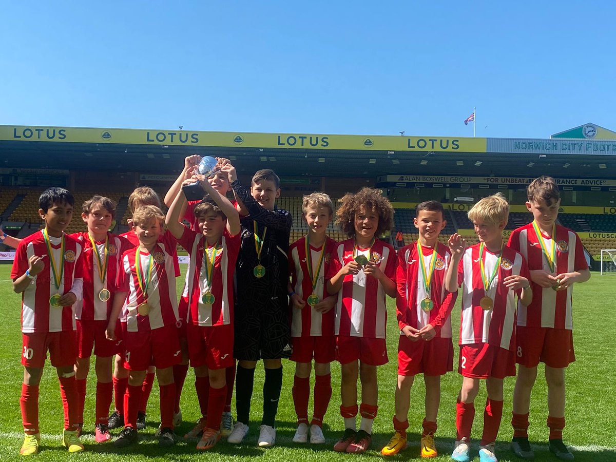 Fun time at the Play on the Pitch tournament at Carrow Road. Wolves U10s reached the final, but lost to a great team. Really enjoyed the experience