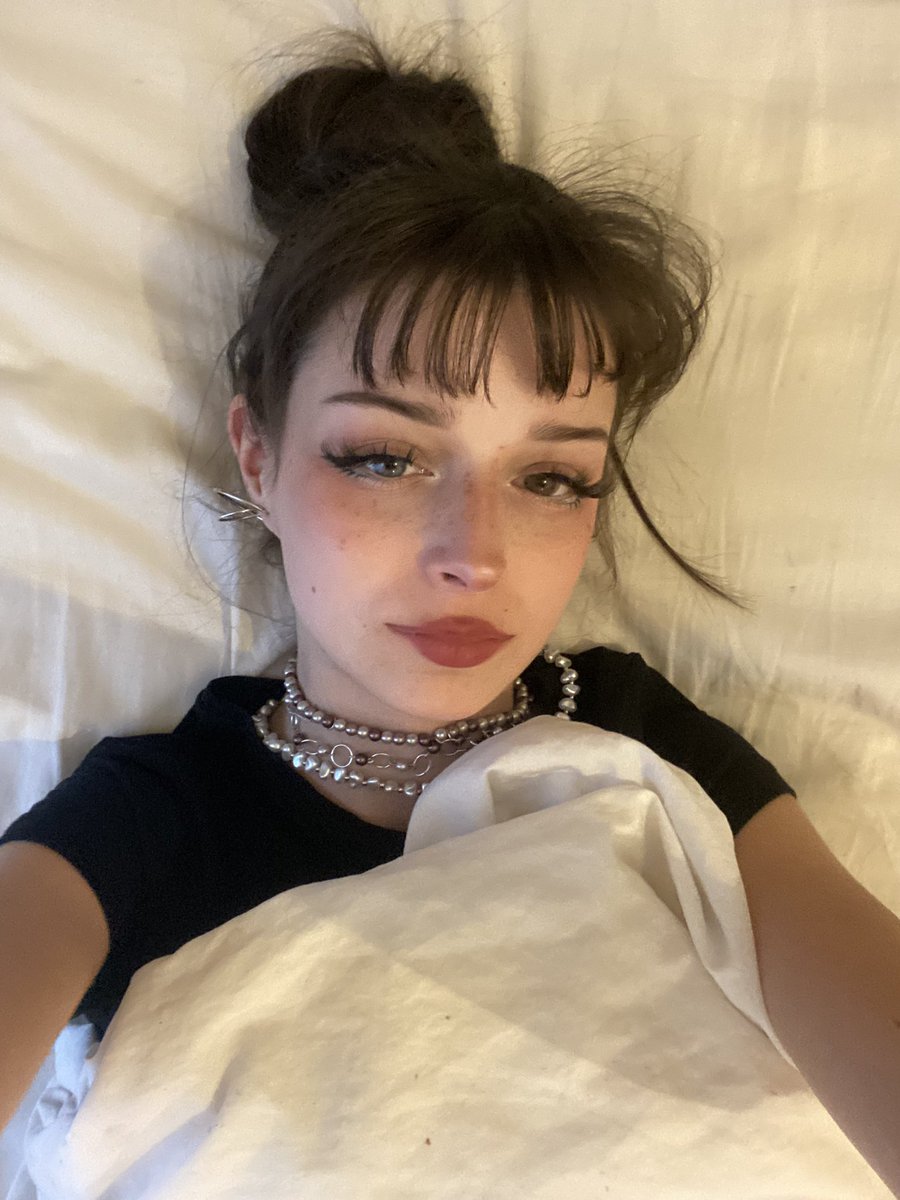 puppyavie's tweet photo. posting these but with my boobs out on the secret site😵‍💫 https://t.co/RtRXskroEJ