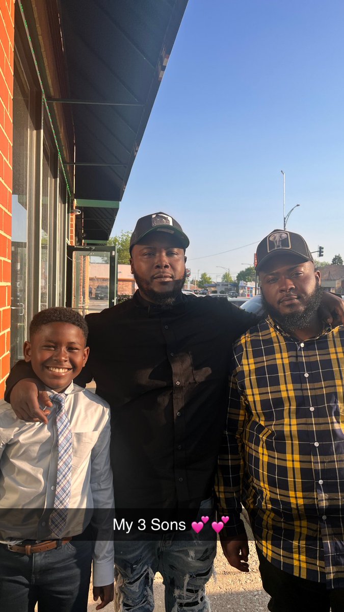 Nothing makes me happier than being in the presence of all 3 of my children, collectively 💕💕💕