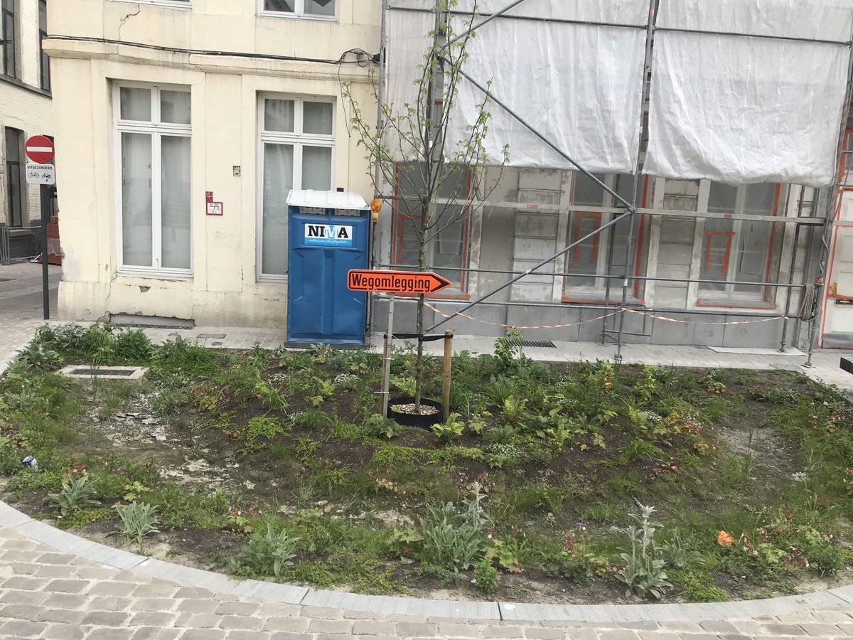 greef_kris's tweet photo. De weg werd hier omgelegd…#Gent #ontharding https://t.co/YqF5HKAMHv