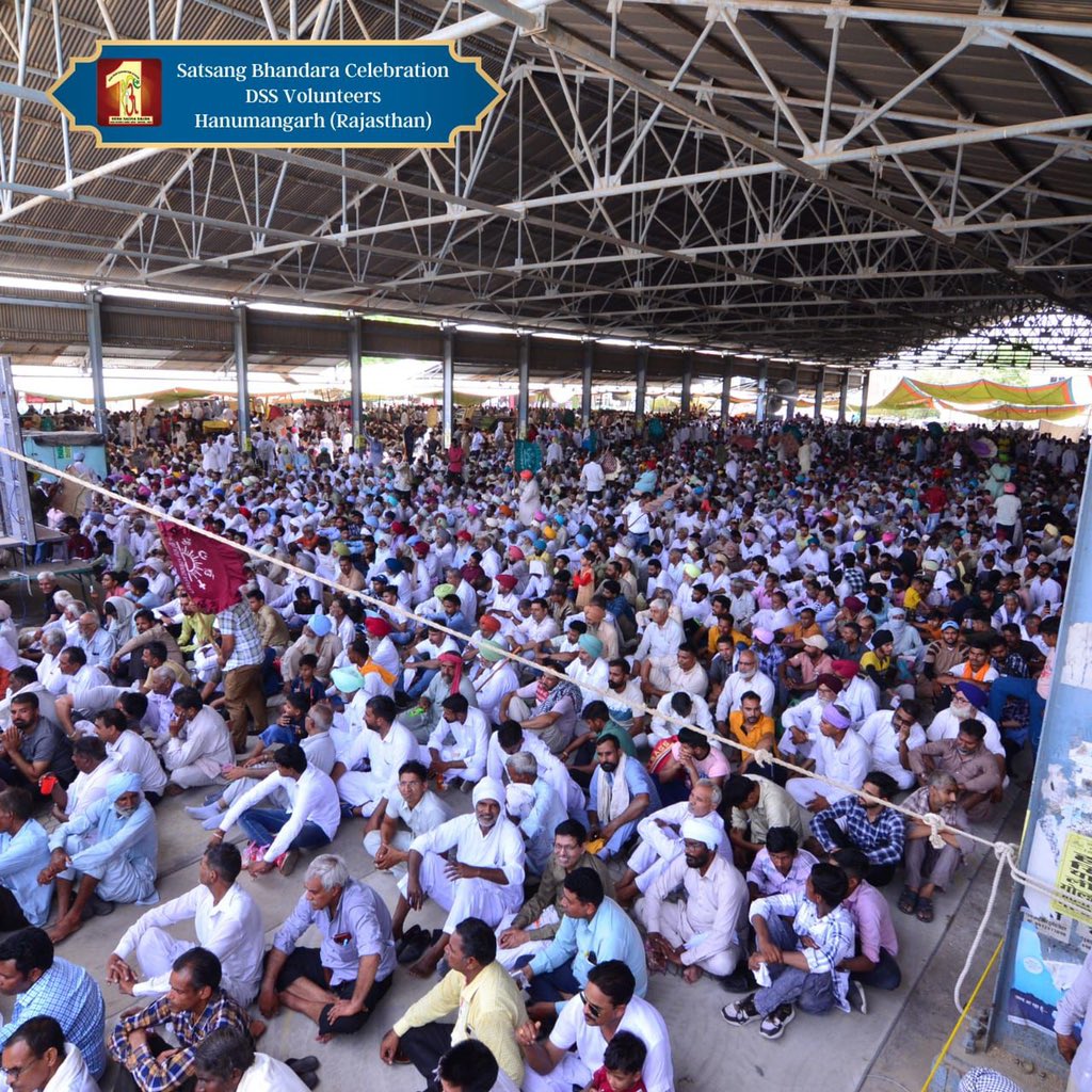 DSSNewsUpdates's tweet photo. With an aura filled with joy, reverence, and a deep sense of gratitude, Hanumangarh (Raj.) witnessed the surge of divinity today! Lakhs of disciples attended Satsang Bhandara Naam-Charcha and paid gratitude to Guruji Saint Dr. @Gurmeetramrahim Singh Ji Insan. Check the electrifying glimpses here! #SatsangBhandara #Celebration #DeraSachaSauda
