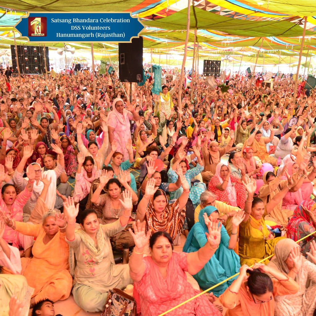 DSSNewsUpdates's tweet photo. With an aura filled with joy, reverence, and a deep sense of gratitude, Hanumangarh (Raj.) witnessed the surge of divinity today! Lakhs of disciples attended Satsang Bhandara Naam-Charcha and paid gratitude to Guruji Saint Dr. @Gurmeetramrahim Singh Ji Insan. Check the electrifying glimpses here! #SatsangBhandara #Celebration #DeraSachaSauda