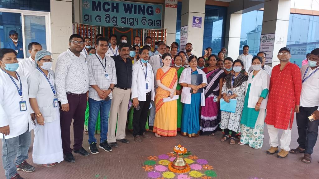 #CommissionercumSecretary <a href="/HFWOdisha/">H & FW Dept Odisha</a> visited MCH and NBSU of SDH, Khariar. It was heartening to get positive feedback from patients and team of MCH &amp; NBSU.#Odishacares