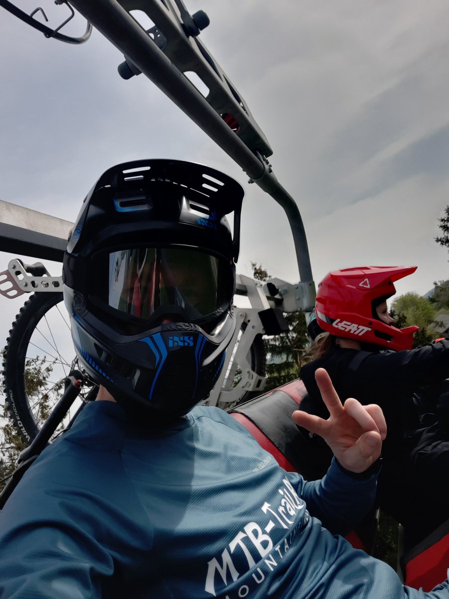 trailride_mtb's tweet photo. Privater Kids Fahrtechnikkurs in Willingen ✌ Grundlagentraining und danach Kurventechnik auf dem Flowtrail verbessern 👌 https://t.co/BzLvEWkwKu