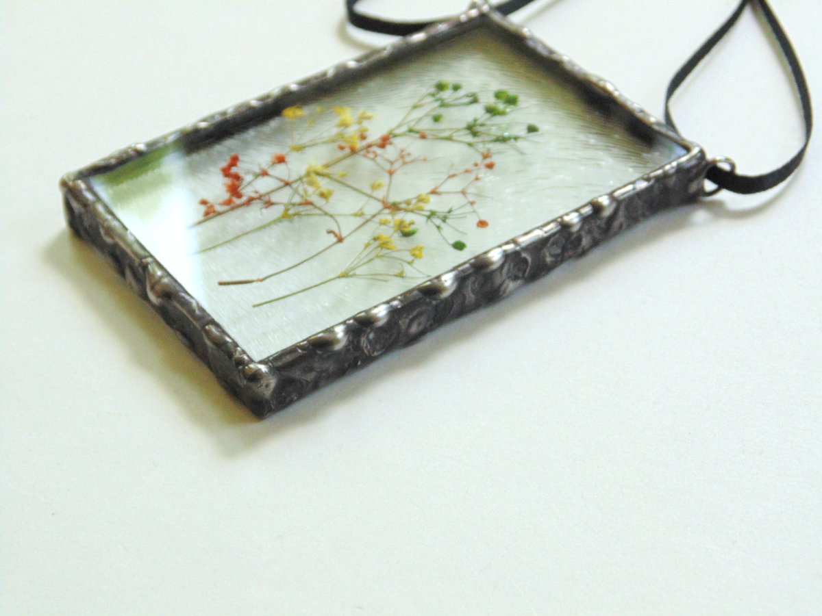 stndglass's tweet image. Pressed flower mini wall art framed in stained glass, mini wall art tuppu.net/a9f5c52a #suncatcher #DesignsStainedGlass #Etsy #DriedFlowerArt