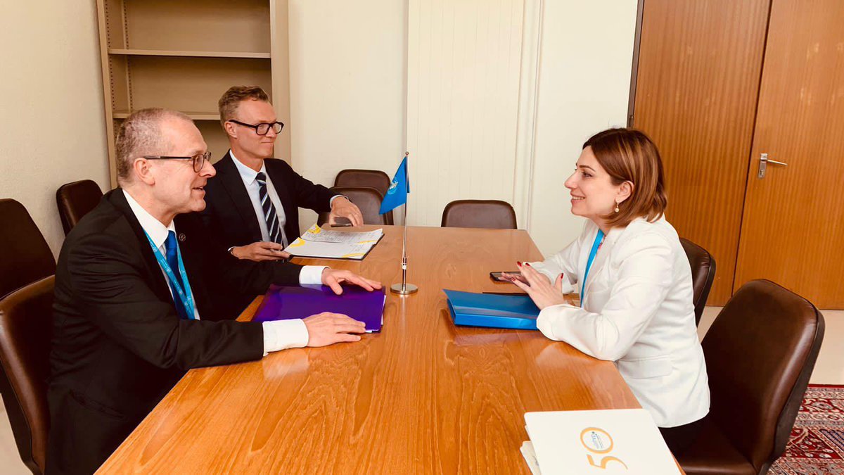 During my visit to 76th World Health Assembly, I met with Dr @hans_kluge to discuss ➡️Health reforms ➡️#EMT Global meeting ➡️Prioritizing mental health ☑️Facts of targeting of #ambulances in Republic of Armenia and the humanitarian situation in #NagornoKarabakh #HealthForAll!