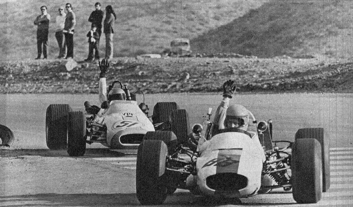 Pasiontuerca's tweet photo. 21 DE MAYO 1972: La MAF2 se presenta en el Autodromo Los Barrancos de Mendoza y luego de 3 series por suma de tiempos y 45 vts se impuso Pedro Passadore con Lotus-R12 a 146,470 seguido de Raul Kissling con Crespo-Peugeot y Raimundo Patat con Patat-Fiat #MAF2 #LosBarrancos https://t.co/0IPGwFyp8M