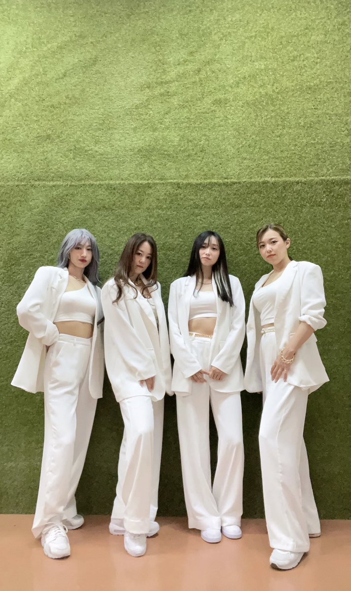 ___JEWEL___'s tweet photo. #shadow_vol9  #しゃどー9
ありがとうございました😊♡

WJSN THE BLACKの♪Easyを披露させて頂きました✨

去年の11月振りのイベントでみんな緊張していてちょっとテンパってしまいましたが😅今回も楽しく踊らさせて頂きました❣️

主催者様、スタッフ様、皆様いつもありがとうございます😊✨ https://t.co/Ch7KFBhjlm