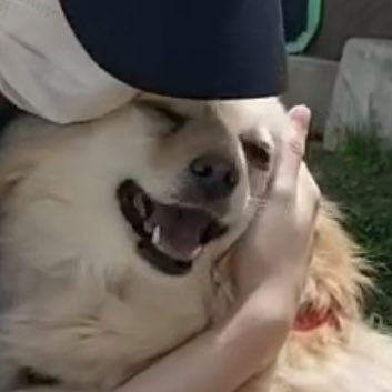 근데 둘이 진짜 닮았어