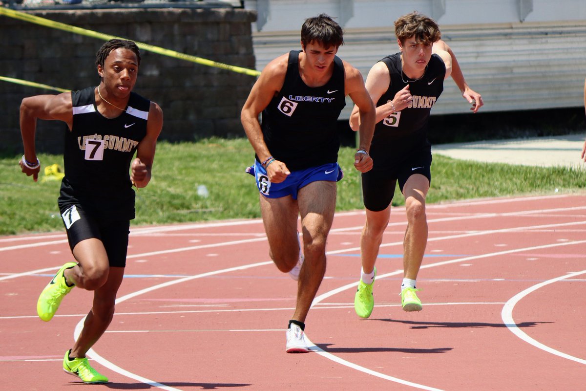 -4x800m 🥉 7:55.77 (1:54.9 leg split) STATE QUALIFIER‼️
-Open 800m 5th Place 1:57.23 official PR💯 came down to milliseconds frustrated about the result
-4x400m 5th place 3:22.91 (50 leg split)  matched our PR with an alternate didn't get our result

Proud of this team💛🖤