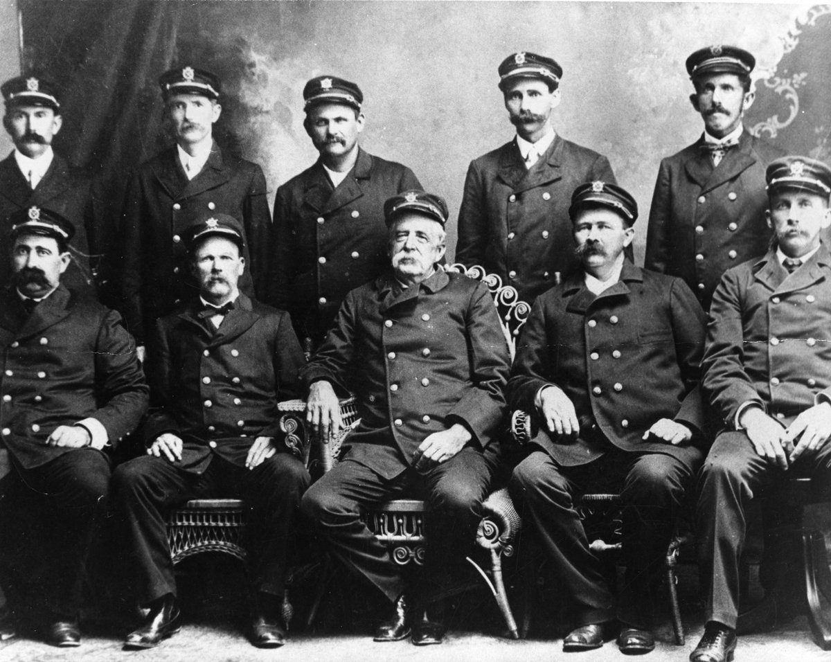 USCG's tweet photo. #Sundaymorningreads 📖 ☕ - #TheLongBlueLine: Evidence suggests the Midgetts actually were Mighty!
To read this story, visit: https://t.co/pQTxueeqyi
#TLBL #semperparatus https://t.co/U4dPmt5O27