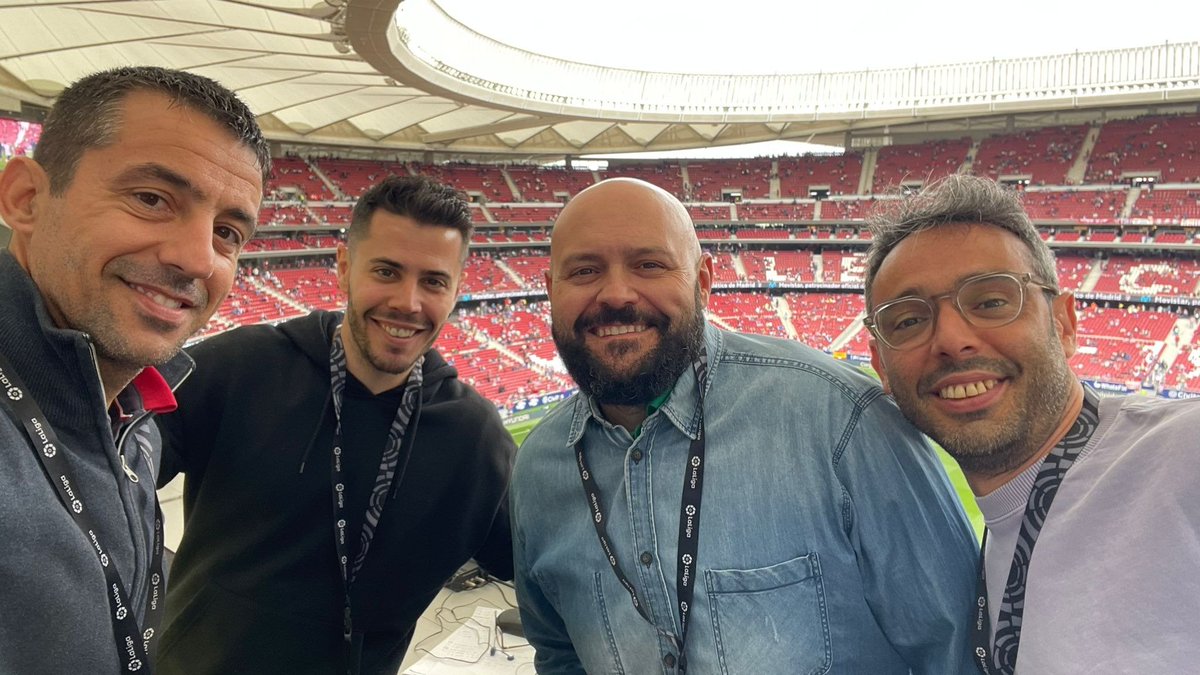 📻 EN DIRECTO‼️ 🏟️ Metropolitano ⚽ #AtletiOsasuna 🗣 Narra @Tala_Radio 🎤 Inalámbricos @PedroFullanaSER @josedpalacio 🎙️ Dirige @GarridoCarrusel 👥 Con Kiko Narvaéz @filippomricci @Trashorras10 @brunoalemany @Jorgeescorial 📣 #VARman @itu_edu 🔌 Técnica Carlos Ródenas