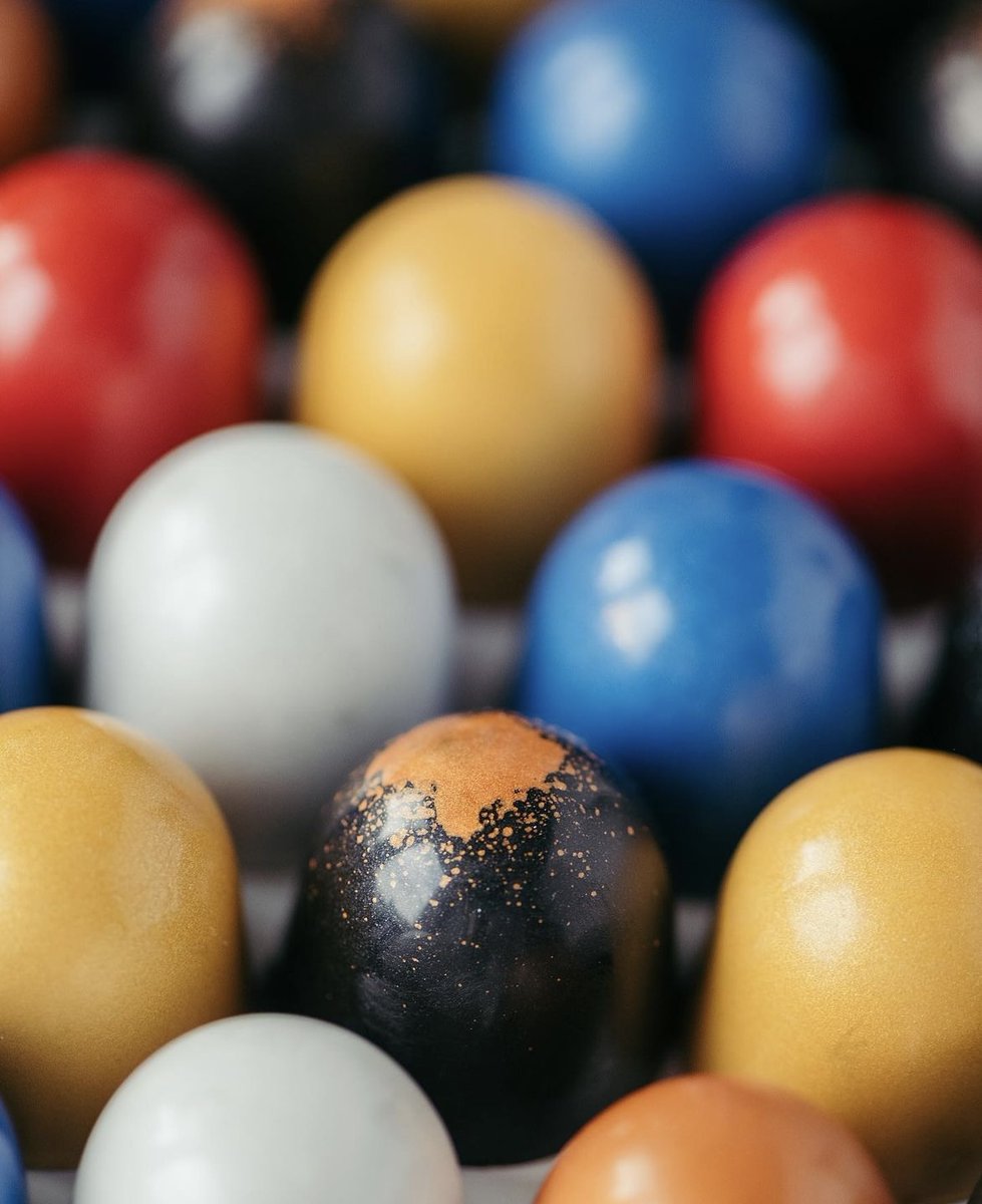 Happy International Whiskey Day! Our Whiskey Bonbons are back and available for a limited time only. You didn't hear it from us but they make for the sweetest Father’s Day gift! 😉