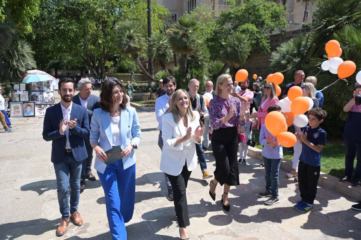 CsBaleares's tweet photo. 🧡 Gracias a todos los que nos habéis acompañado hoy con @PatriciaGuaspB en el Parc de la Mar.

El próximo #28M vamos a llenar las urnas de ilusión y liberarnos de todo aquello que no funciona, poniendo fin a la política de bloques. https://t.co/2mGjhauFtK