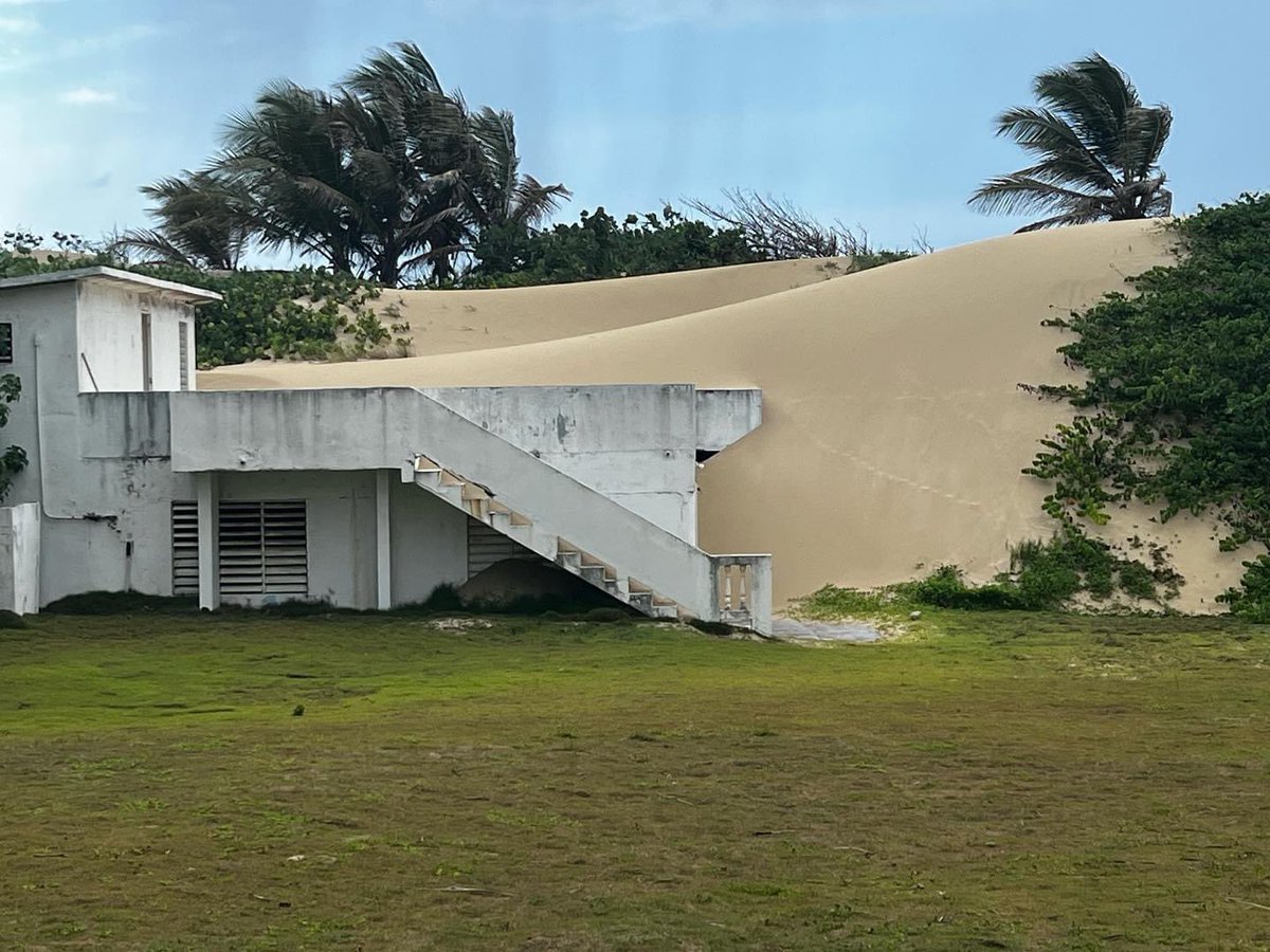 elsbtmar's tweet photo. En Arecibo. Cuando la naturaleza te enseña que ella manda. https://t.co/GCN87KXET7