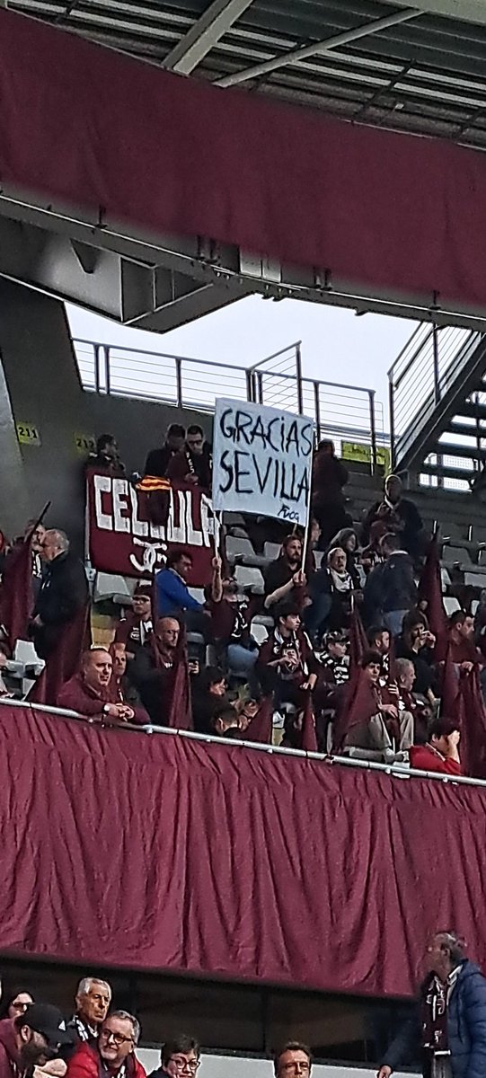 Jeffster89's tweet photo. #torinofiorentina #FVCG https://t.co/xTlTvAUQ7Q