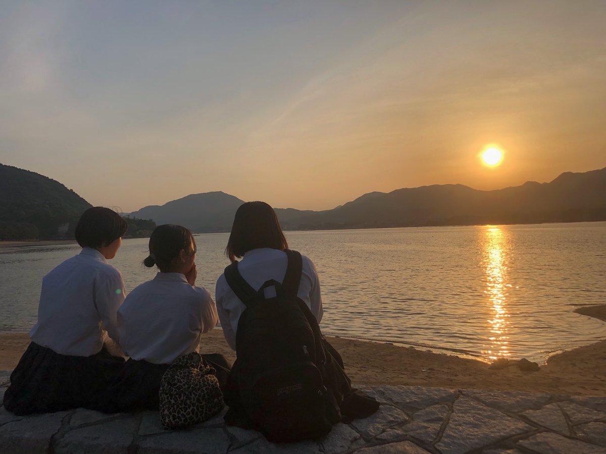 - Ma quello è un cervide?
- Dai, no.