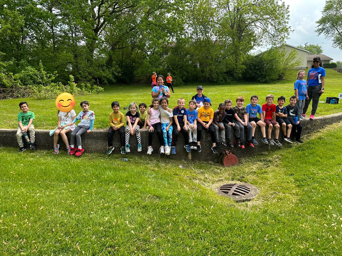 MrsKellyTwarog's tweet image. Field Day fun! 🤩 #TeamCampi