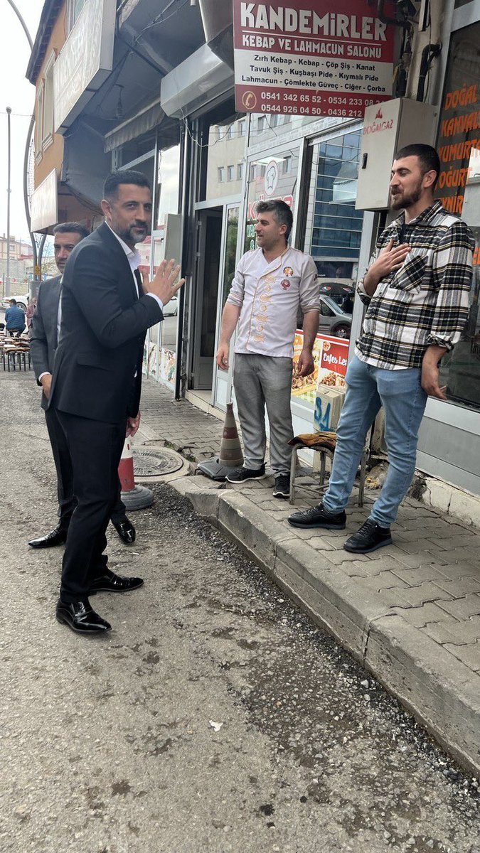 leventozmen49's tweet photo. Teşekkür ziyaretlerimiz kapsamında bugün Cumhuriyet Caddesindeki hemşerlerimizle bir araya geldik. Bizleri muhabbetle kucaklayan hemşerilerimize teşekkür ederim. https://t.co/Nx4t4l96np