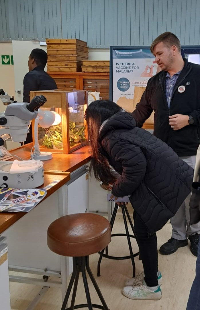 On this final day of #YeboGogga, our co-director <a href="/LLKoekemoer/">Lizette</a> gave a talk on recent progress in malaria research in light of climate change. We enjoyed this week of public engagement and #malaria awareness.