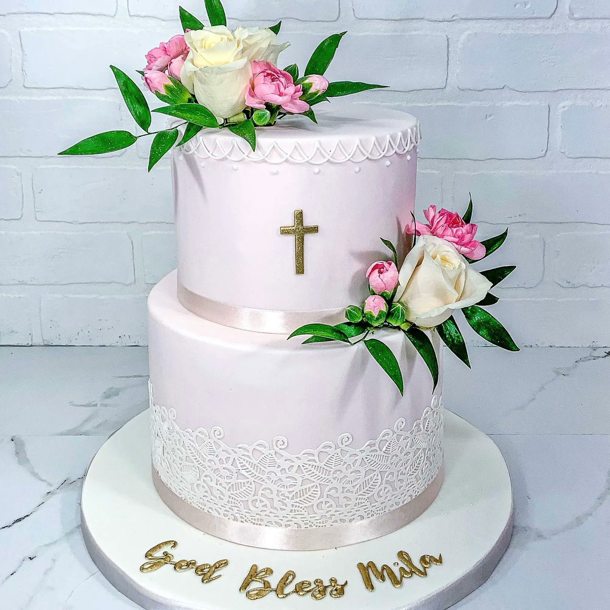 🌸✝️🌸
.
.
.

#mississaugacakes #mississaugawedding #mississaugabakery #torontocakes #torontowedding #torontobakery #torontowedding #toronto #gta #bakery #custom #cake #confirmation #baptism #communion #lacasadolce #shoplocal